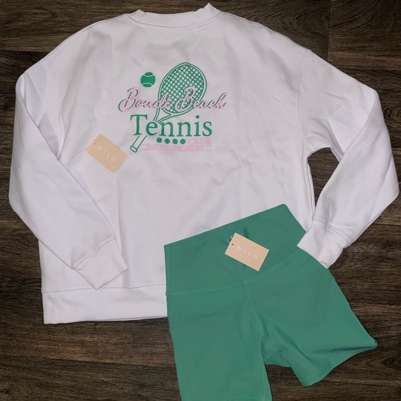 Wilo NWT Women’s Size M White Tennis Sweatshirt and Green Active Shorts Set - Picture 1 of 9